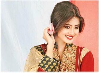 Wallpaper Pakistani Female Model Sajal Ali HD