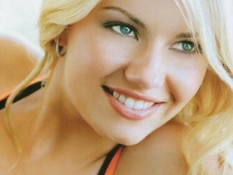 Elisha Cuthbert Hot Wallpaper HD