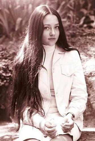 Olivia Hussey Hot Girls Wallpaper