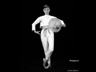 Audrey Hepburn X Wallpaper