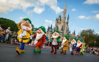 Parade At Magic Kingdom Walt Disney World The Seven Dwarfs