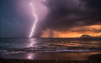 Wallpaper Sea Evening Sky Storm Lightning Shore Beach Desktop