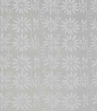 Daisy Wallpaper Silver Mica With A White Print
