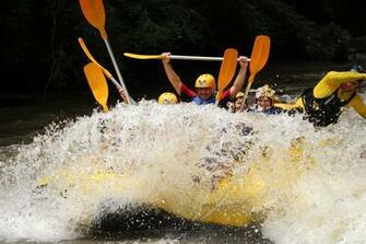 Fun White Water Rafting In An Inflatable Raft HD Wallpaper