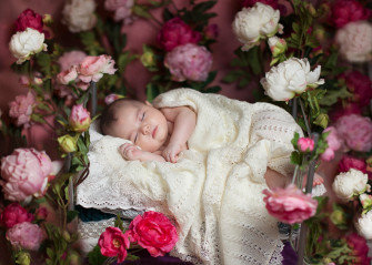 Dreamy Baby Moments Wallpaper