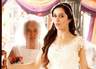 Shraddha Kapoor Cute HD Wallpaper