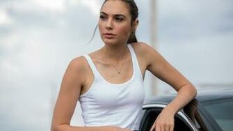 Gal Gadot Wallpaper