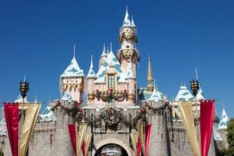Sleeping Beauty Castle Disneyland California At Christmas Desktop