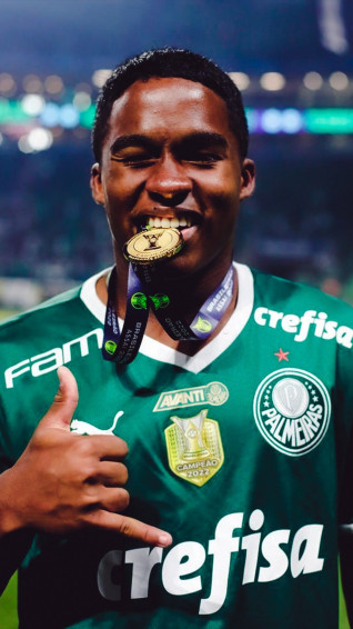 Endrick Felipe Wallpaper