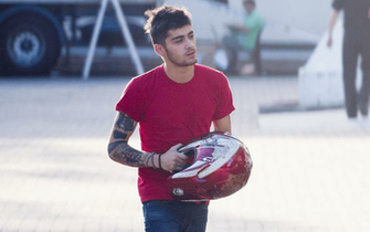 Fashion Fix Zayn Malik S Garfield Otra Shirt Maximum Pop