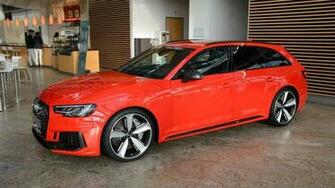 This Audi Rs4 Avant Looks Bloody Good