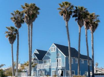 Blue House Pictures Image