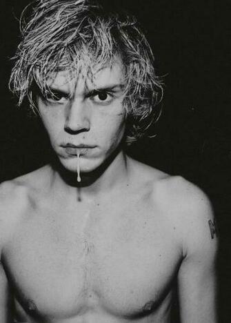 Evan Peters Wallpaper