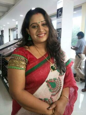 Beena Antony Beautiful HD Photoshoot Stills Mobile