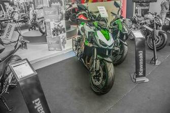 Kawasaki Z1000 4k Wallpaper And Background