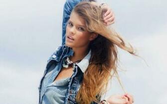 Hot Nina Agdal Wallpaper Pictures