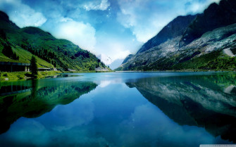Full Screen HD Wallpaper