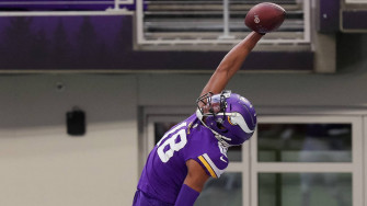 Hot Mic Catches Justin Jefferson Frustrated With Cousins Yardbarker