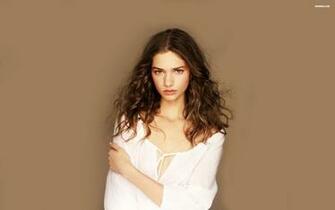 Daniella Alonso Wallpaper High Quality