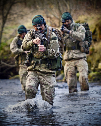 Commando Go Stalking Through The Glen Wallpaper