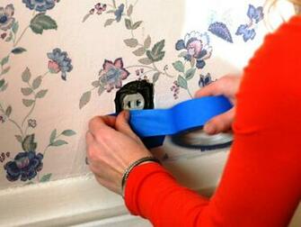 Remove Wallpaper Using Solvents Or Steam Interior Design