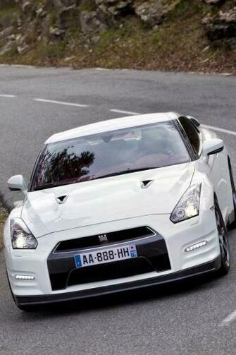 Nissan Gtr Cars Wallpaper For iPhone