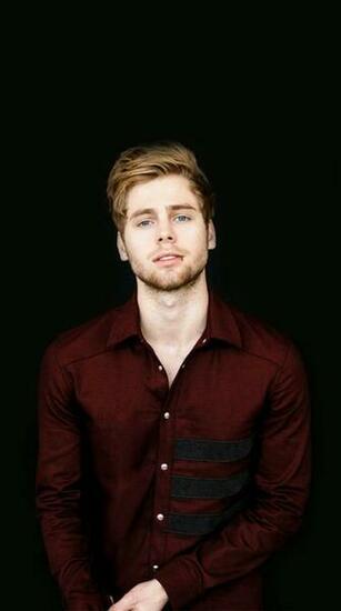 Luke Hemmings Lockscreens
