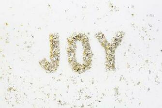 These Holiday Desktop And Mobile Wallpaper Will Step Up Your