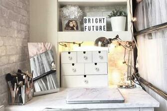 Removable Wallpaper Tips For Dorm Decorating Teen Vogue