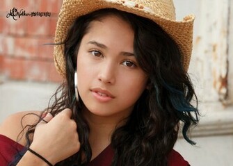 Jasmine V Wallpaper Background Image
