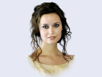 Summer Glau Wallpaper