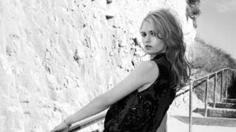 Lily James Wallpaper Photos Pics