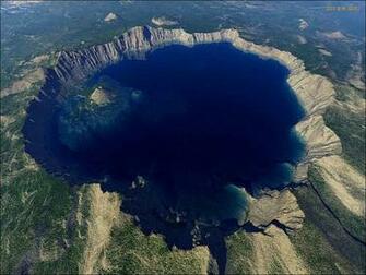 Crater Lake National Park HD Background Trendy Wallpaper