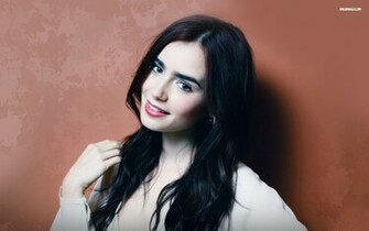Lily Collins Wallpaper