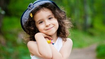 Very Cute Little Girl HD Wallpaper Babies