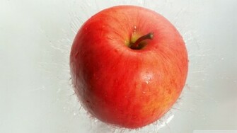 Fresh Red Apple Wallpaper