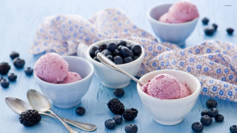 Berry Ice Cream Wallpaper