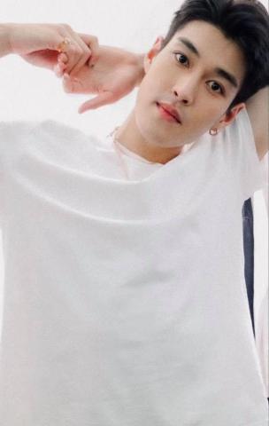Praomook Stars Pon Nawasch Bua Nalinthip Krating Khunnarong