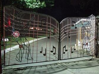 Gracelands Gates Wallpaper Elvis Presley
