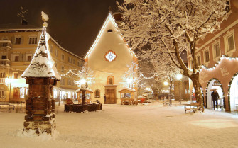Winter Holiday Desktop Christmas Village In Italy