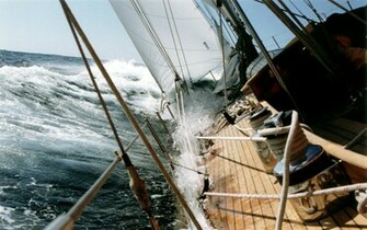 Simple Image Collections Sailing Wallpaper