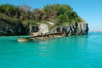 Bermuda Sunken Ships And The Sea HD Windows Wallpaper