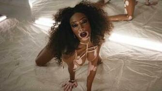 Love Advent Calendar Day Winnie Harlow Hypeblaze