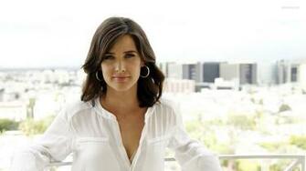 Cobie Smulders In White Shirt