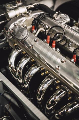 V8 Engine Pictures Image