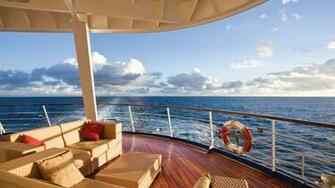Luxury Yacht Desktop Wallpaper