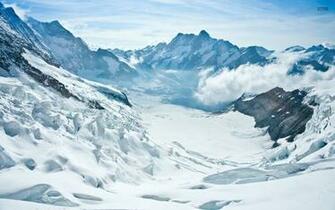 Wonderful Snow Mountains Foggy Wallpaper