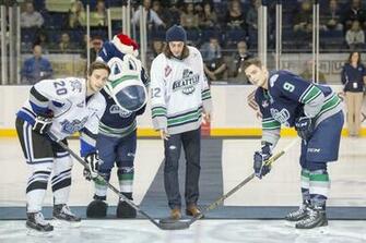 Photo Gallery Luke Willson At Seattle Thunderbirds