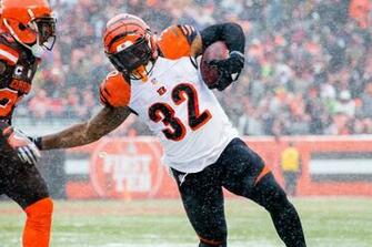 Jeremy Hill Knows Joe Mixon Must Play Still Boasts Self