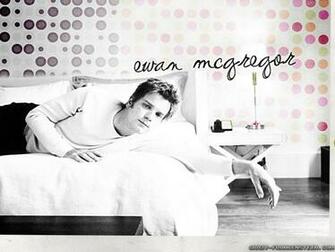Ewan Mcgregor Cute Wallpaper Obe Photo Shared By Elsa4 Fans